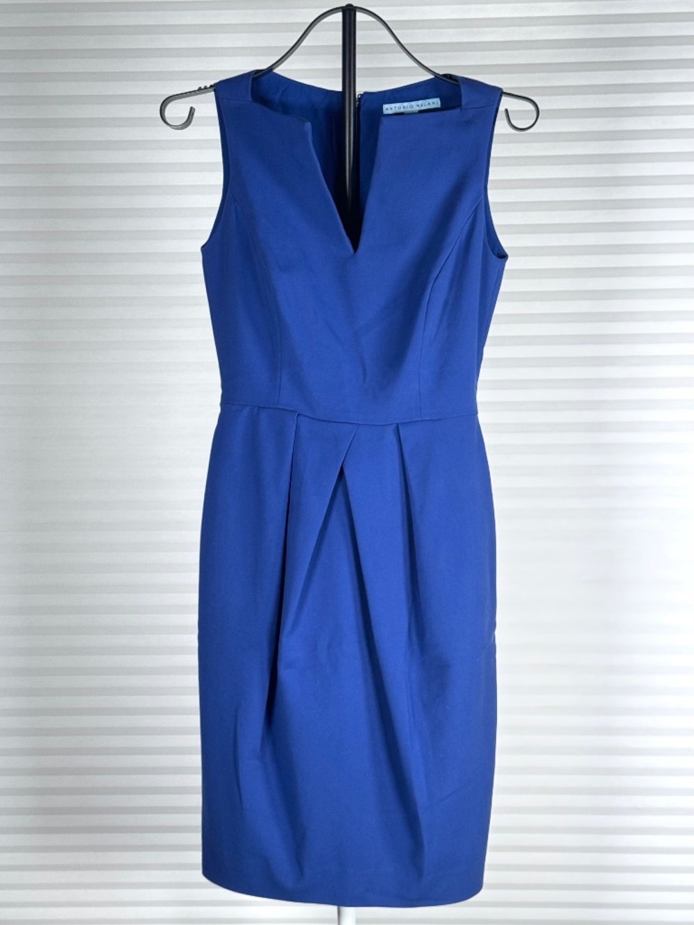 Antonio Melani Blue Sheath Dress Size 0 Sleeveless Pleated Knee Length